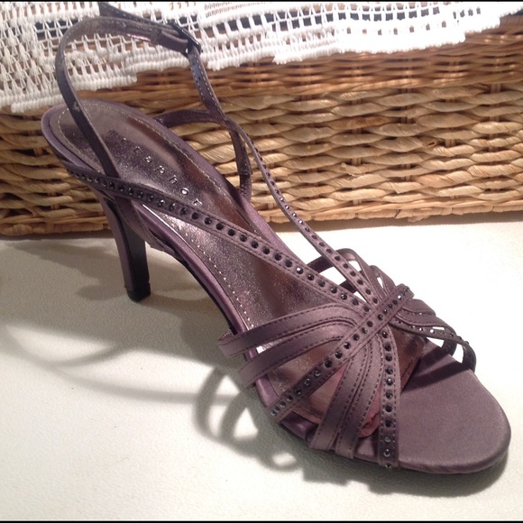 Metaphor "Deborah" Gray Heels - 7.5 - Picture 3 of 8